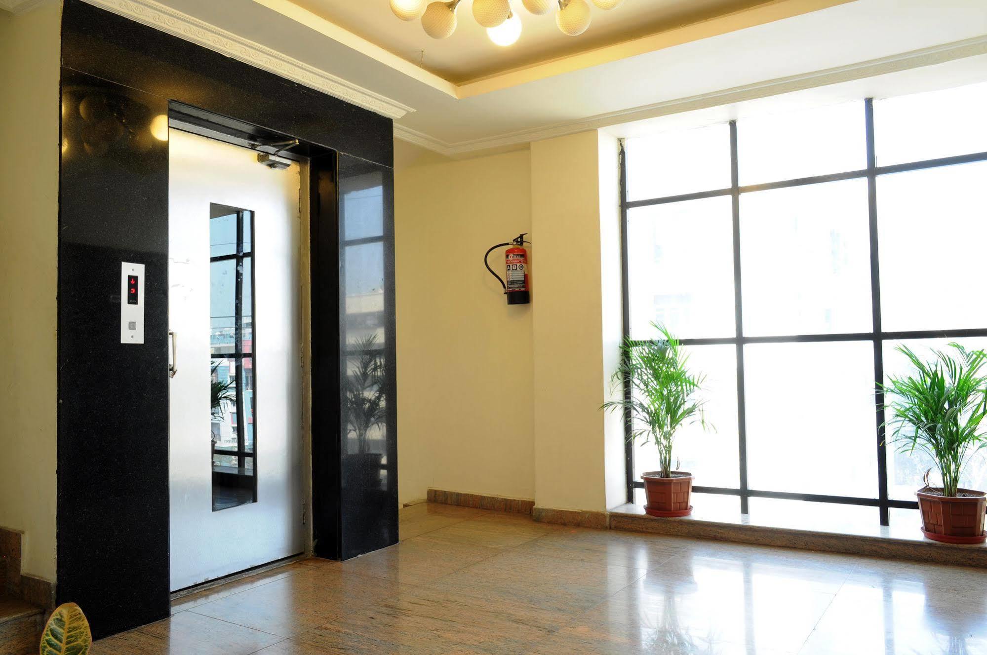 Oyo 17375 My Place Kondapur Hicc Хидерабад Екстериор снимка